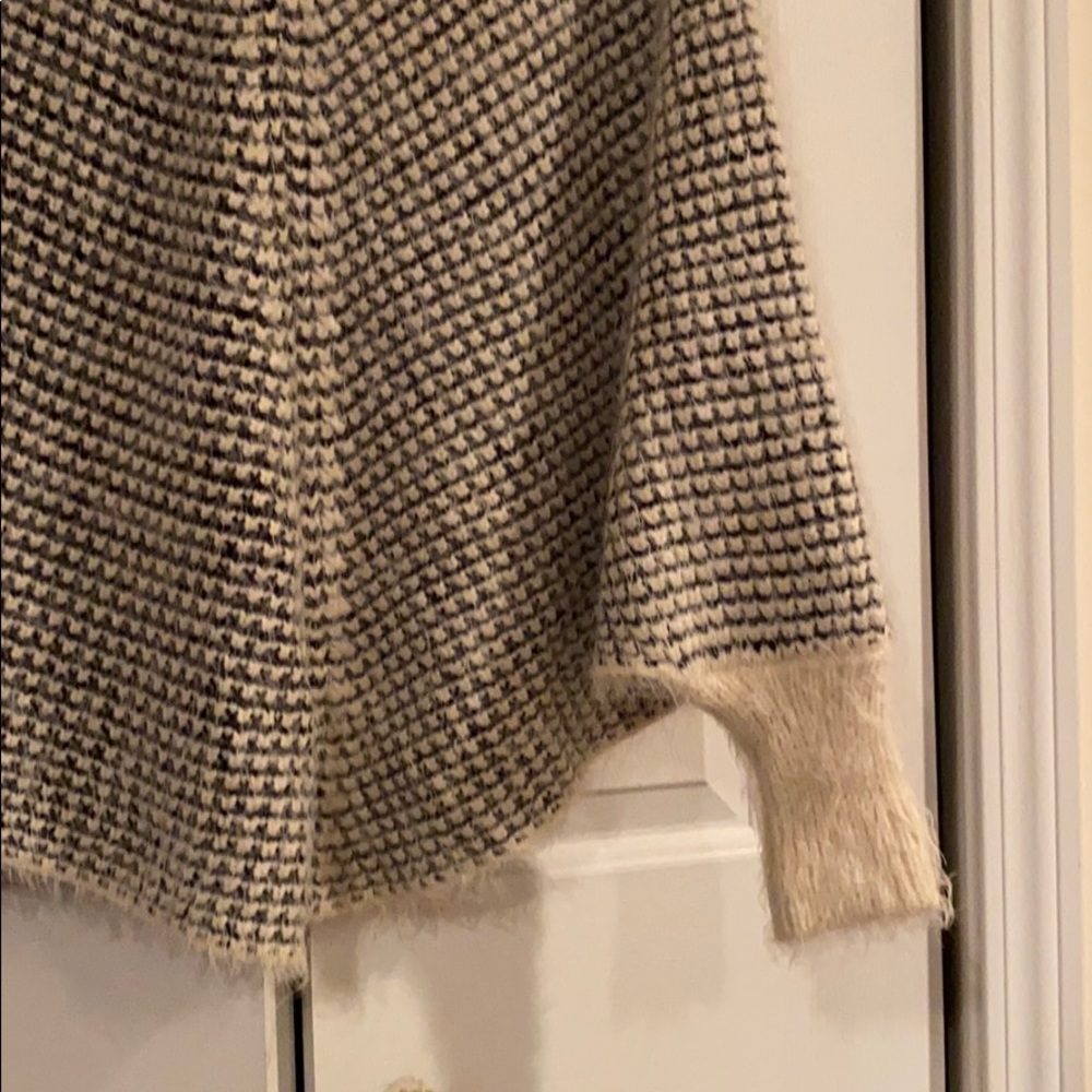 Buttery soft black and creme poncho - Picture 3 of 5